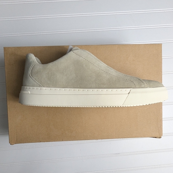 NWT Vince Lakewood Men's Fashion Sneakers Morning Haze Suede Slip On   9 In Box - Picture 8 of 9